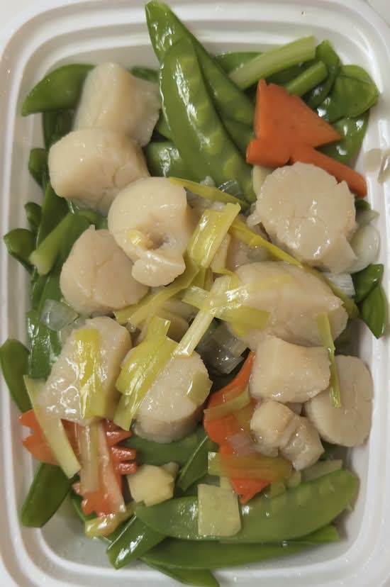 32. Sauteed Scallops with Snow Peas 雪豆炒帶子